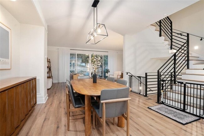 Building Photo - 1649 Overlook Wy NW