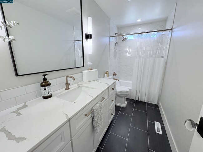 Building Photo - 2313 Bundros Ct