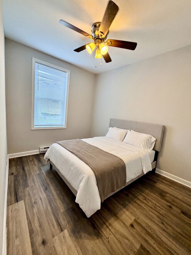 Building Photo - 6525 Saybrook Ave