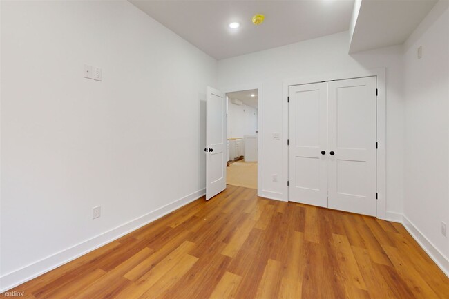 Building Photo - 3 br, 3 bath Triplex - 2554 FRANKFORD AVE ...