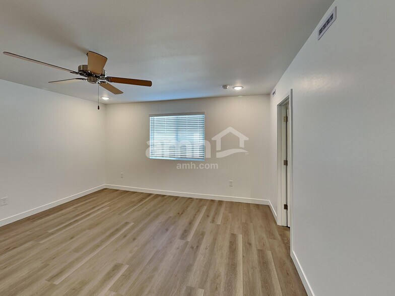 Building Photo - 9753 W Luxton Ln