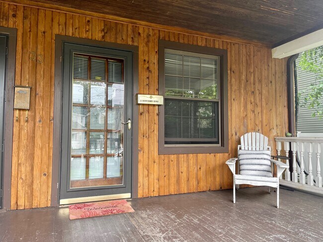 Building Photo - 33 Douglas Ave