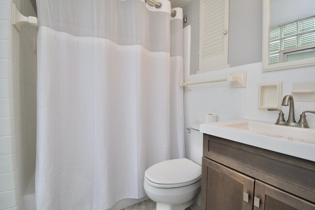 Building Photo - 7236 Longfield Dr