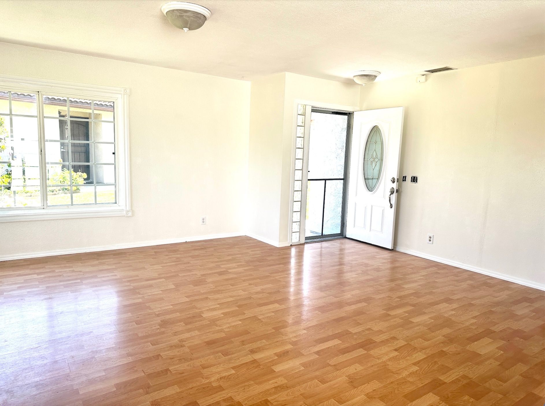 Building Photo - 2723 Moundview Pl