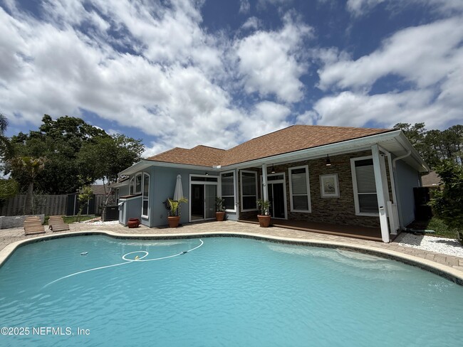 Primary Photo - 1319 N Kyle Way