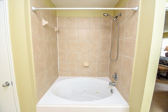 Building Photo - 19822 Breezy Cove Ct