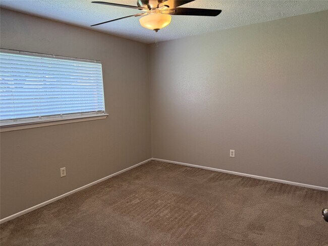 Building Photo - 10126 Fernstone Ln