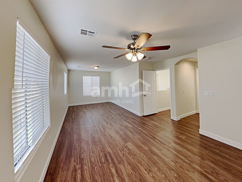 Building Photo - 9438 Havasu Canyon Ave