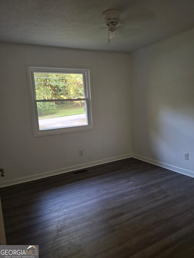 Building Photo - 3145 Malvern Dr