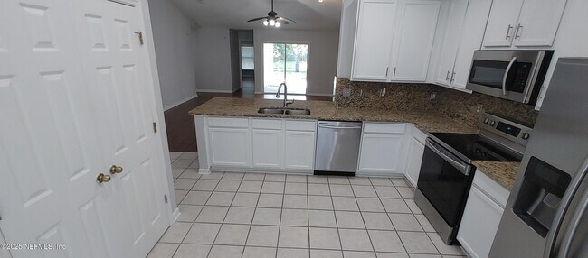 Building Photo - 1035 Beckingham Dr