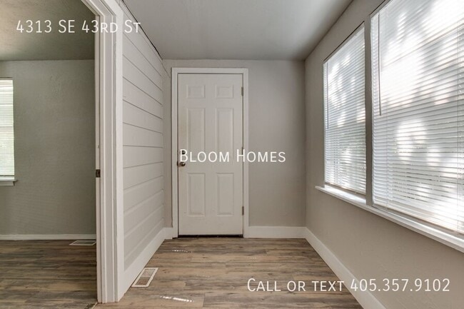 Building Photo - 4313 SE 43rd St