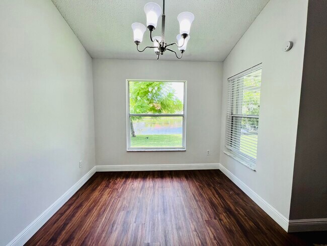 Building Photo - 2485 Stonegate Dr