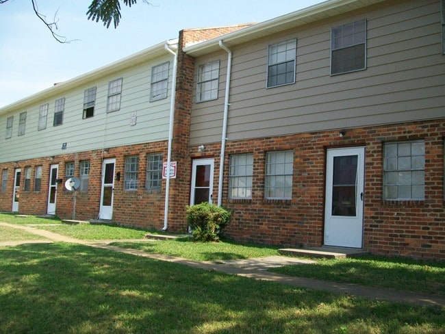 Primary Photo - 3521 Bolling Rd