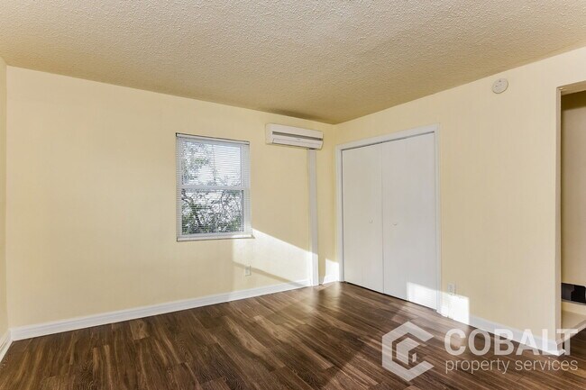 Building Photo - 1982 Rockledge Rd NE