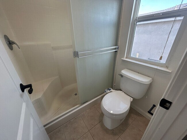 Building Photo - Nice home in North Turlock!