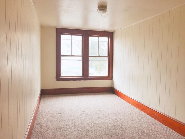 Building Photo - Baribeau, MF