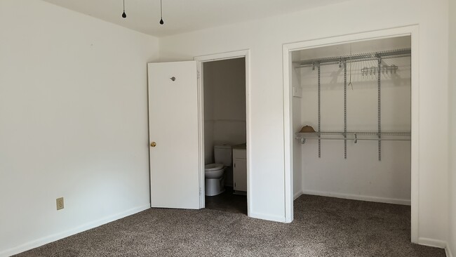 Building Photo - 1205 Ruby Dr
