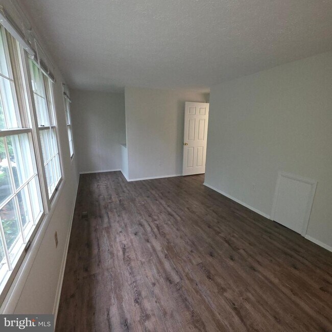 Building Photo - 1758 Springfield Ln