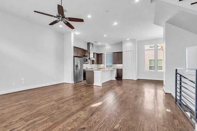 Building Photo - 1724 Ovid St