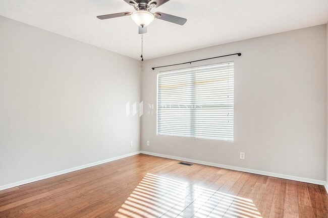 Building Photo - Beautiful 4 Bedroom Bellevue Home