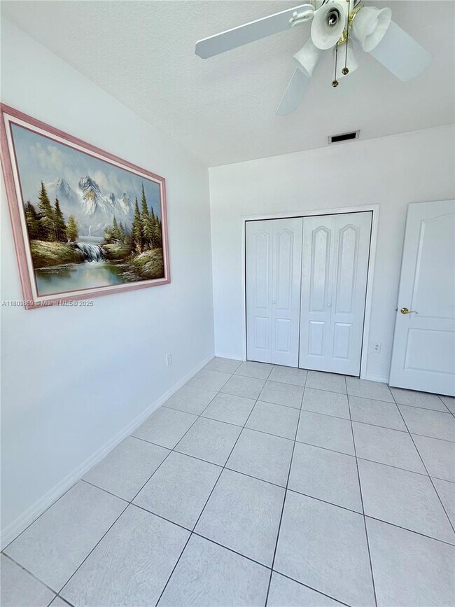 Building Photo - 14121 SW 168th Ln