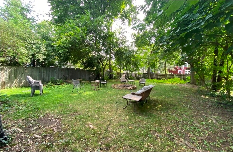 Building Photo - 211 Montgomery Ave