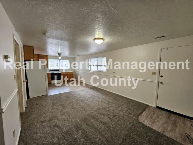 Building Photo - 1148 W 100 N