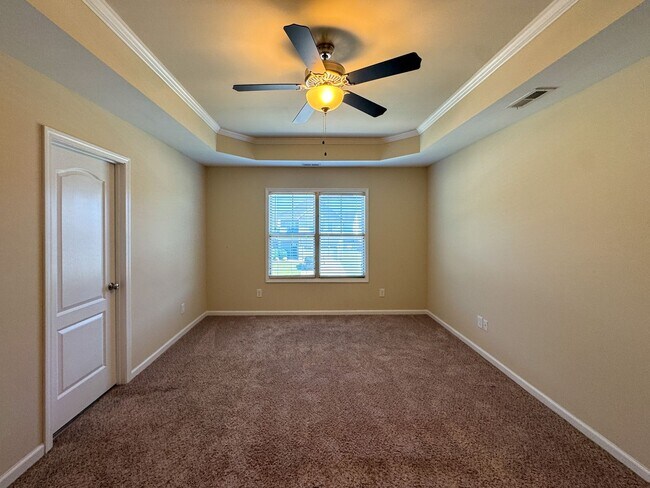 Building Photo - Stunning 4 Bed 2.5 Bath Raeford Home