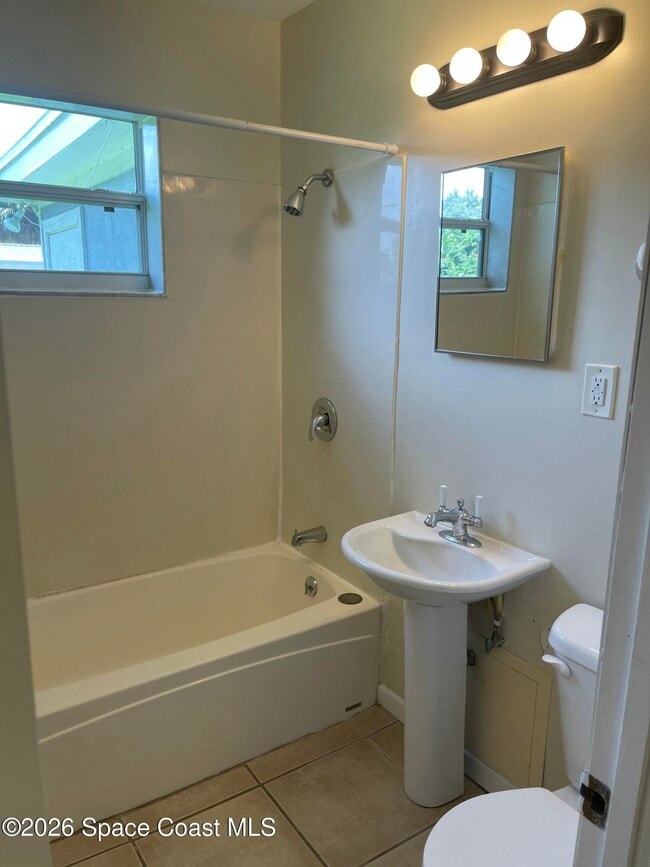 Building Photo - 405 W Rutgers St