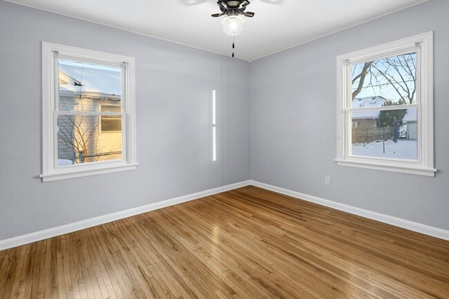 Building Photo - 2329 Ida Dr