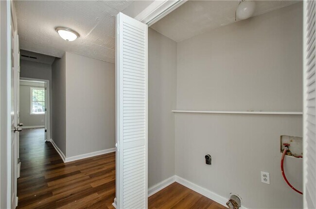 Building Photo - 123 Arnold Pl