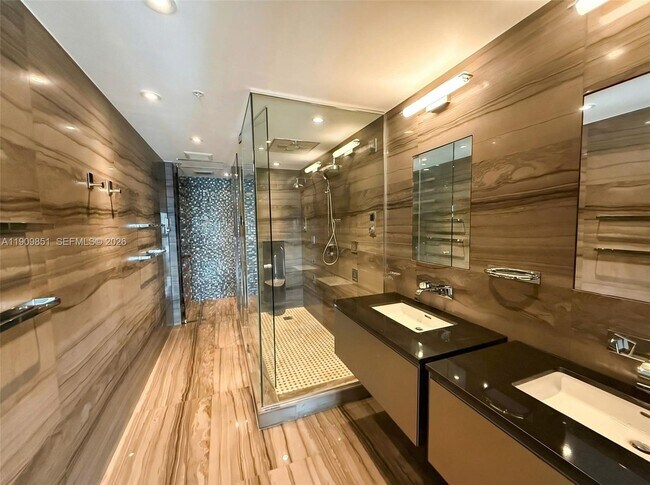 Building Photo - 92 SW 3rd St