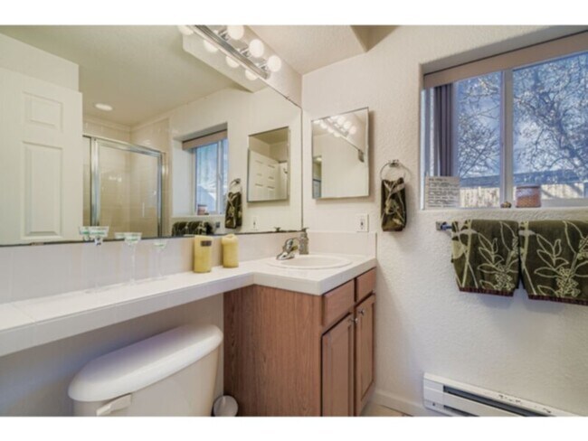 Building Photo - 10922 Forest Cir