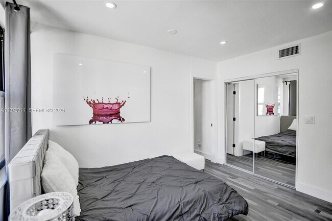 Building Photo - 3648 NE 167th St