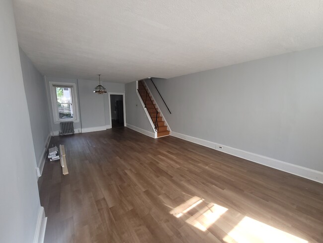 Building Photo - 509 Noble St