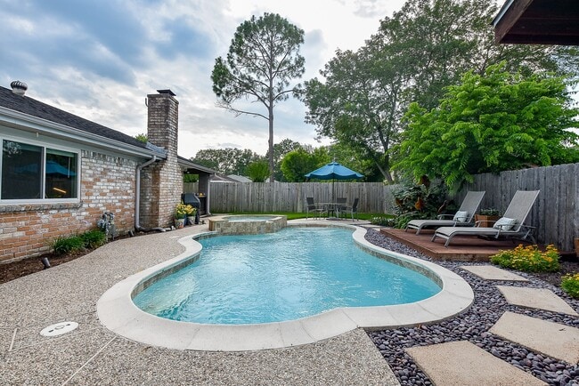 Building Photo - 1918 Quail Grove Ln