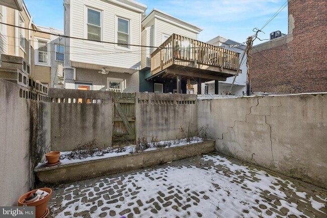 Building Photo - 341 Dickinson St