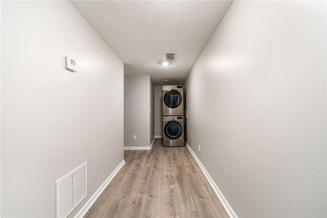 Building Photo - Move-In Ready 4BR Home | 3 Full Baths | Flex Space | Fenced Yard