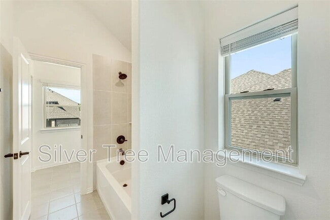 Building Photo - 9501 Moon Cactus Dr