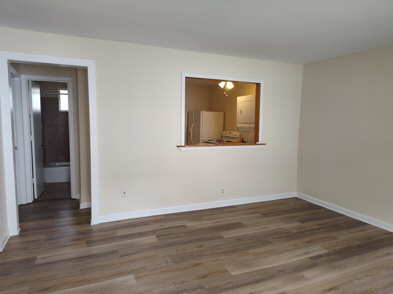 Building Photo - 1017 Wade Ave