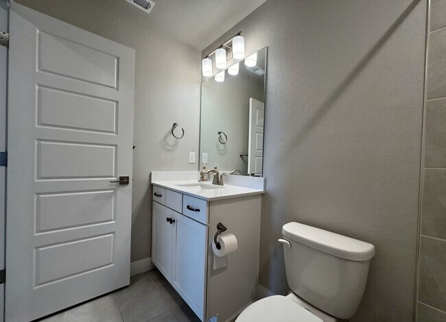Building Photo - Spacious 3 bed 3 bath 2-story comfortable and stylish home in desirable location in Parker
