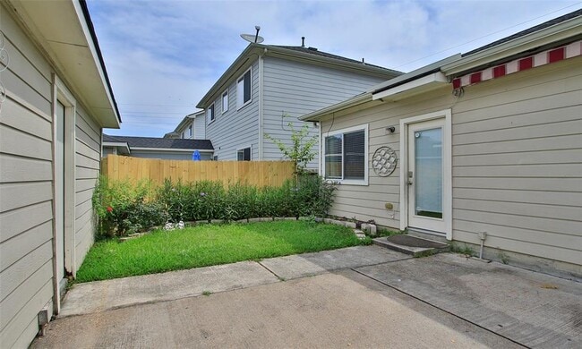 Building Photo - 3902 Mossy Pl Ln
