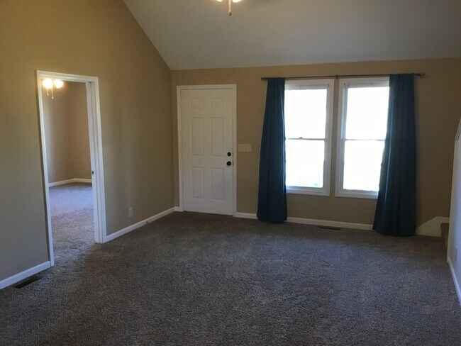 Building Photo - 3 Bedroom Home For Rent in Sango Area!