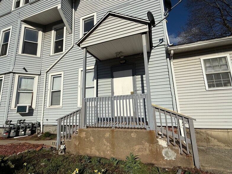 Building Photo - 115 Britannia St