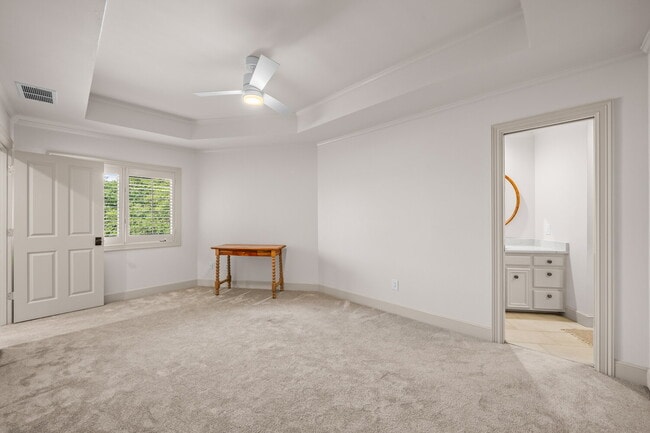 Building Photo - Luxury 5 Bed, 4.5 Bath, with Pool in Lakeridge!!!