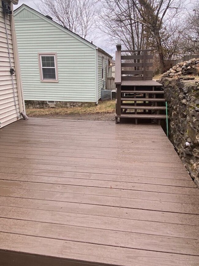 Building Photo - Adorable 2 Bedroom 1 Bath Home in Sylvan Heights!