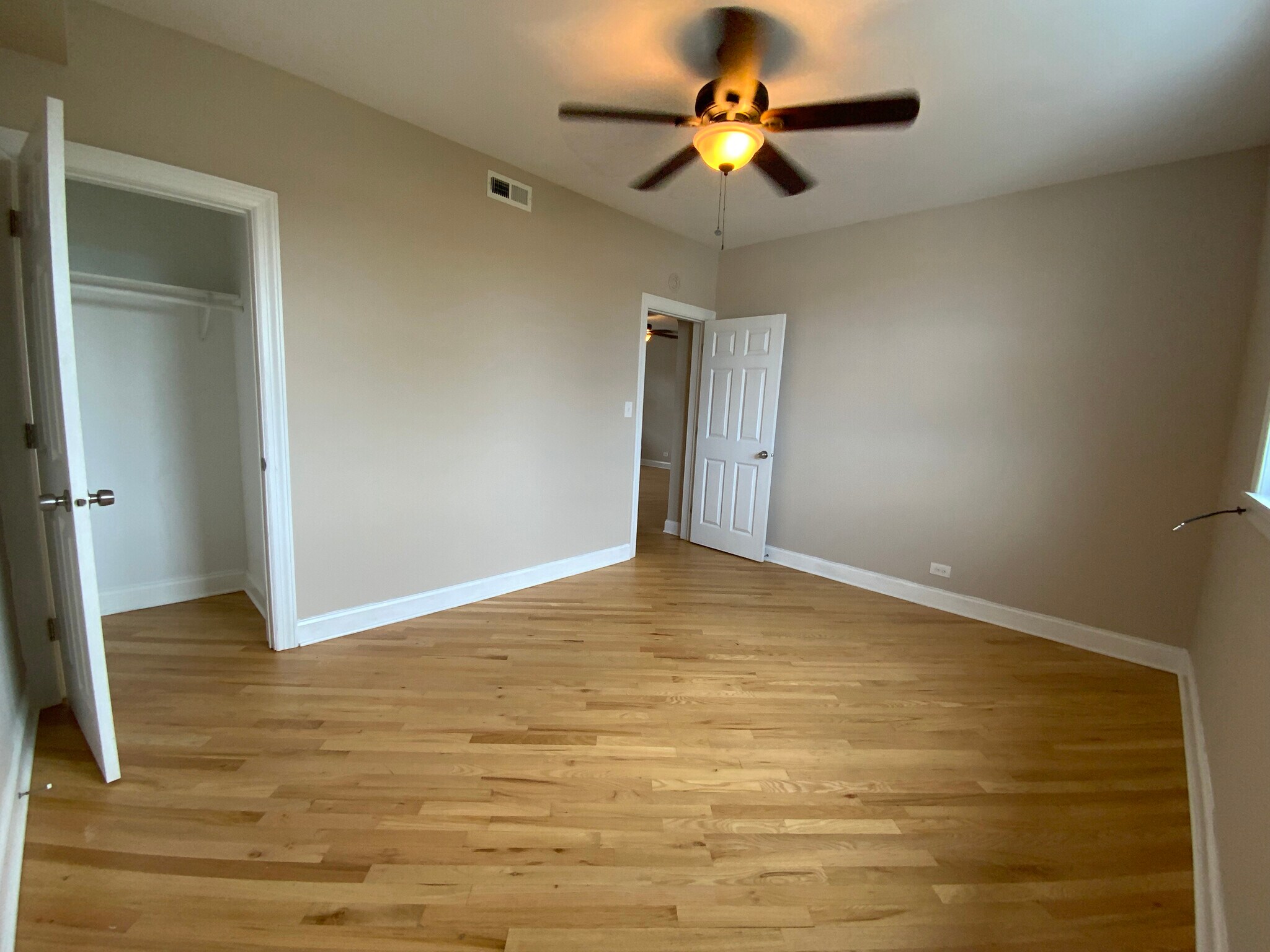 Building Photo - 894 Green Bay Rd