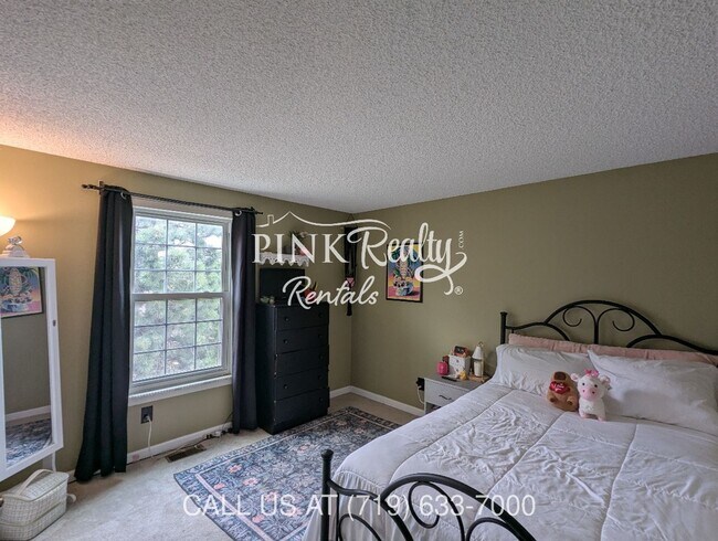 Building Photo - 8560 Avens Cir
