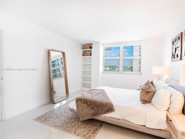 Building Photo - 5701 Collins Ave