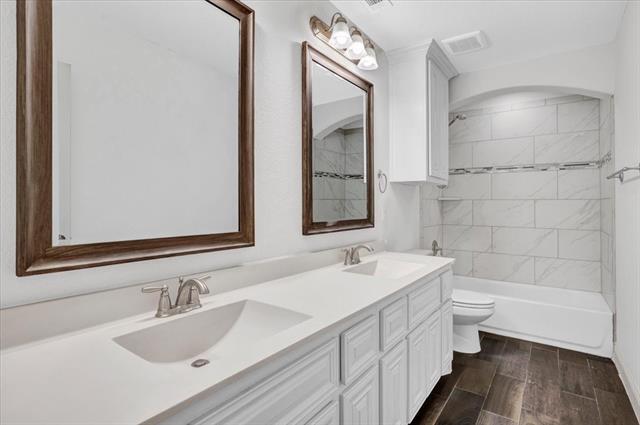 Building Photo - 15920 Gladewater Terrace